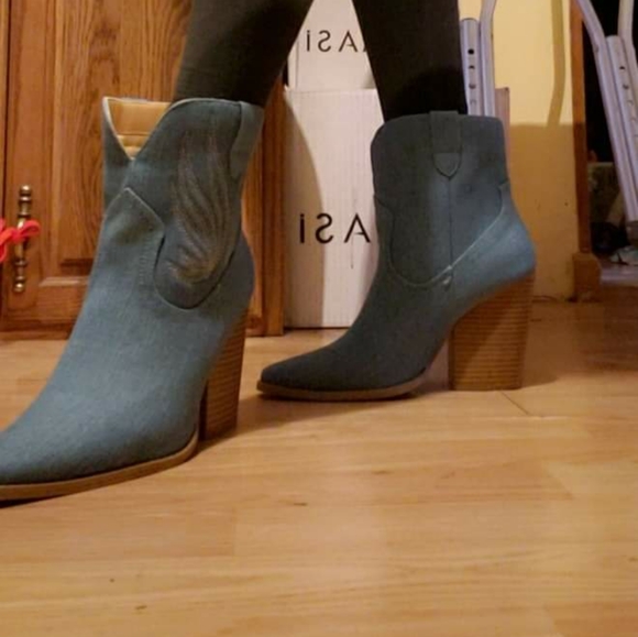 Qupid Lasso My Heart Cowboy Booties in Light Blue - Picture 2 of 4